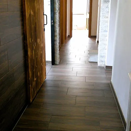 Apartment Bora 1 Mit 4 Schlafzimmer *