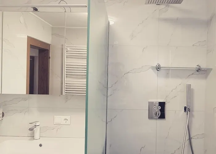 Bora Zell Am زيل أم سي